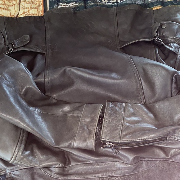 Banana republic leather jacket - Picture 9 of 16